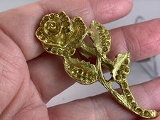 Broche prendedor flor rosa sobre tallo oro vintage M-2344