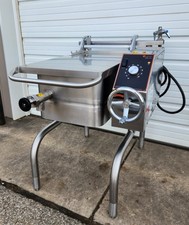 Groen BPM-15EC 208/3   15-Gallon Tilting Electric Braising Pan / Tilt Skillet