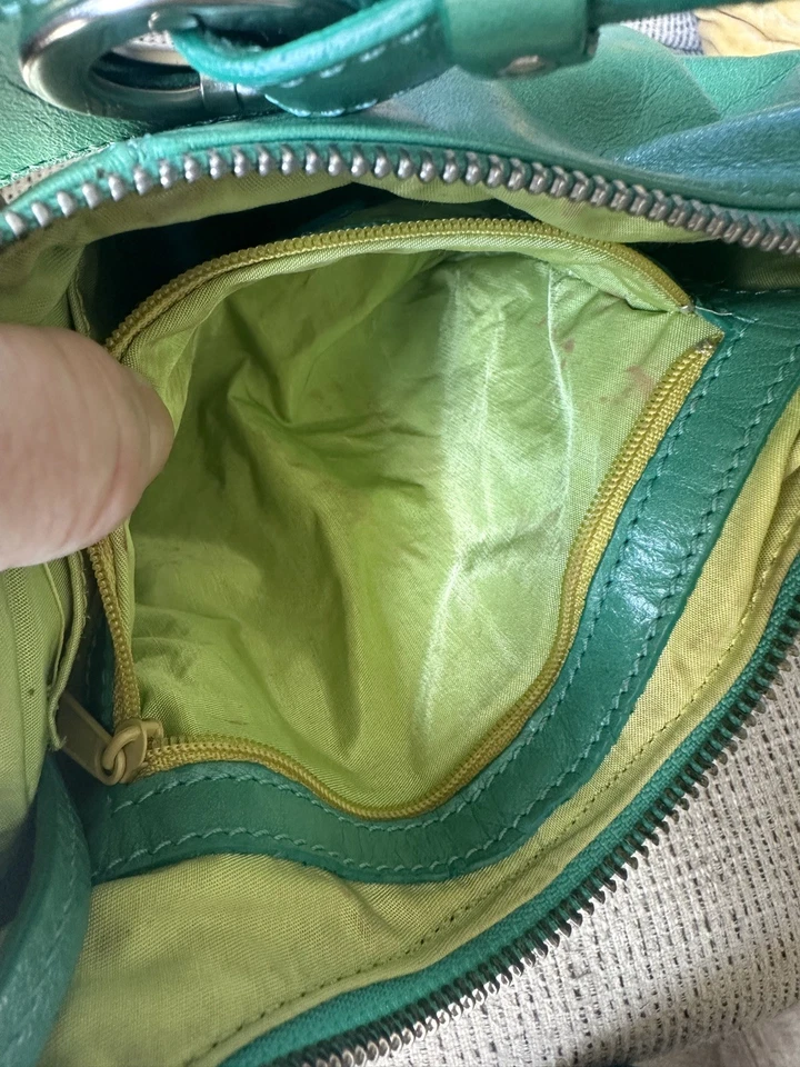 Hermoso bolso de mano de cuero verde esmeralda Francesco Biasia Foto 4 de 4