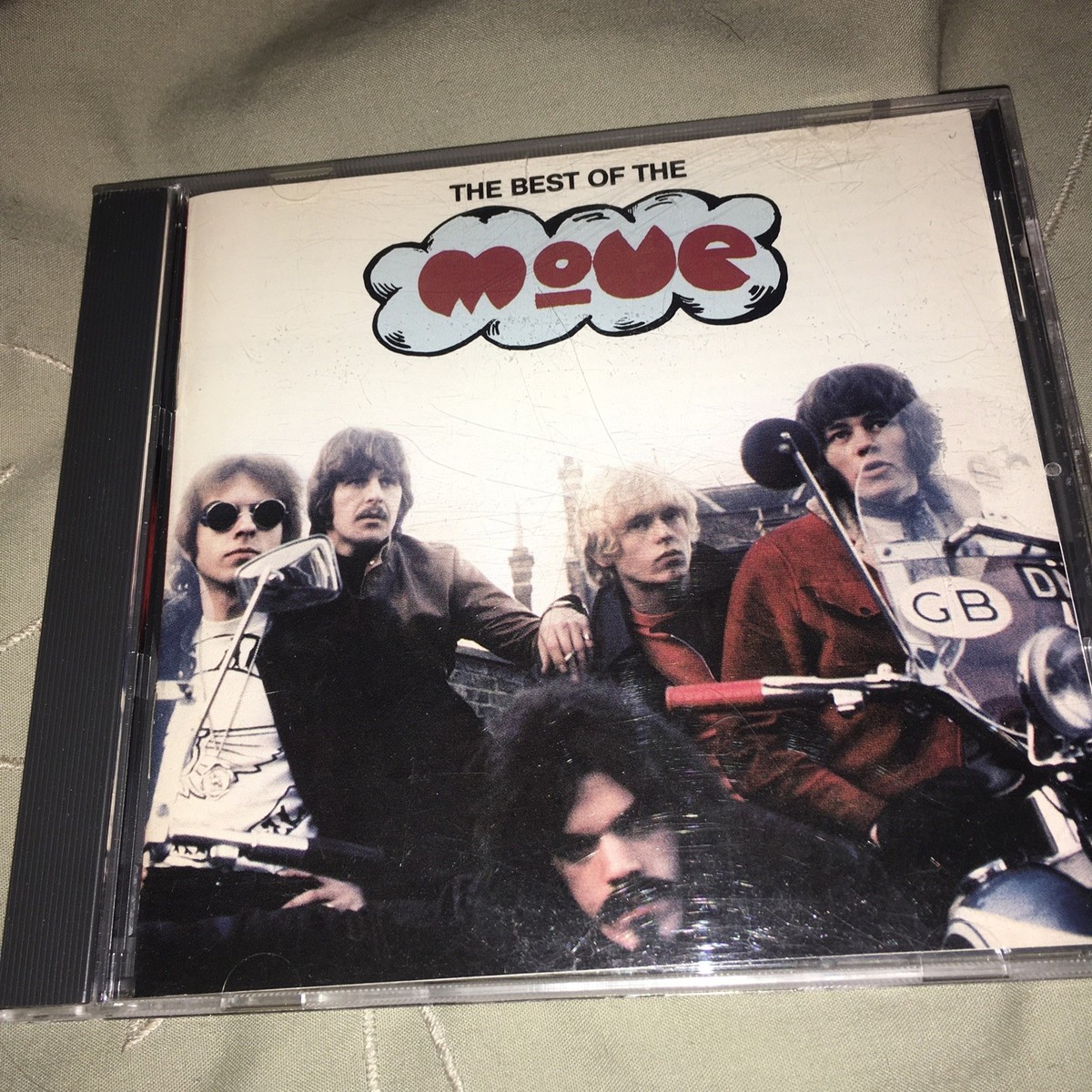 m.o.v.e CD Best moves.~and move goes on~(スペシャルデラックス盤