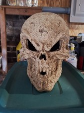 Light-up Alien Skull Halloween Decoration