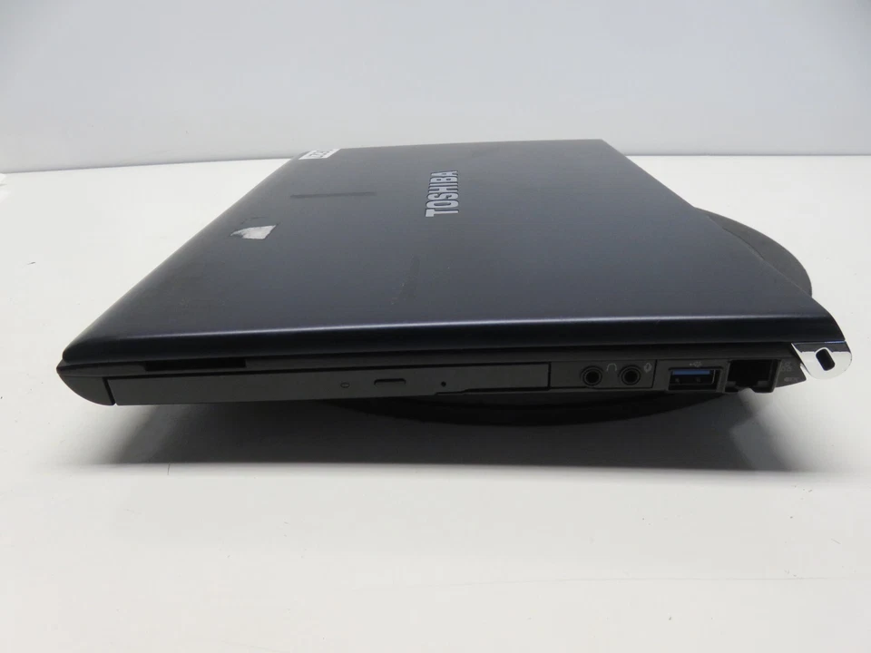 Portátil Toshiba Portege R835-P81 Intel Core i5-2435M 4 GB de RAM sin disco duro ni batería Foto 4 de 4