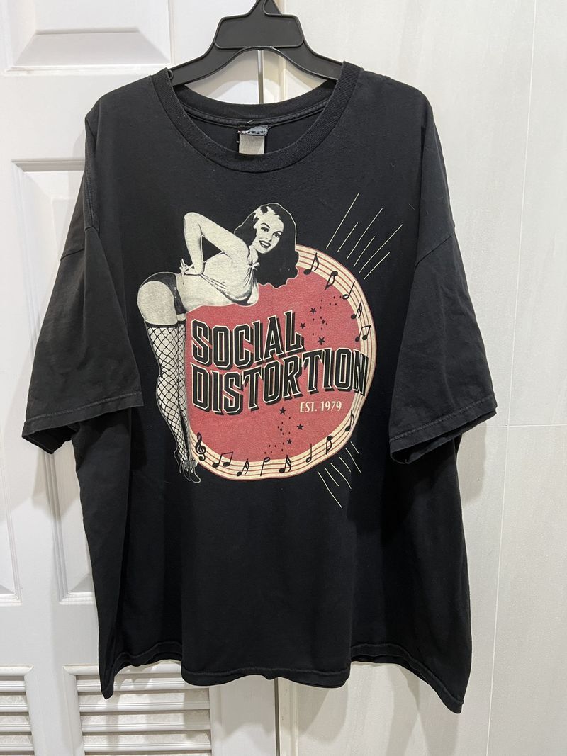 Vintage 90's Social Distortion 1979 Black Unisex Tshirt For Vintage 90's Social Distortion 1979 Black Unisex Tshirt For