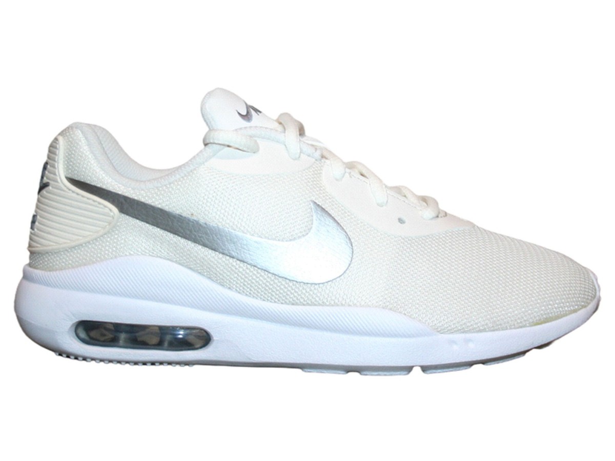women's air max oketo sneaker