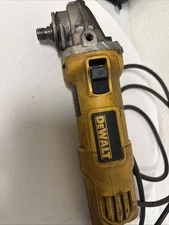 DEWALT DWE4011 4-1/2” Angle Grinder 7A 12,000 RPM – Tested, Works Great