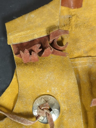 Vintage Boys Size Med Leather Cowboy Vest Textan Needs Cleaned Conchos Fringe - Picture 14 of 15
