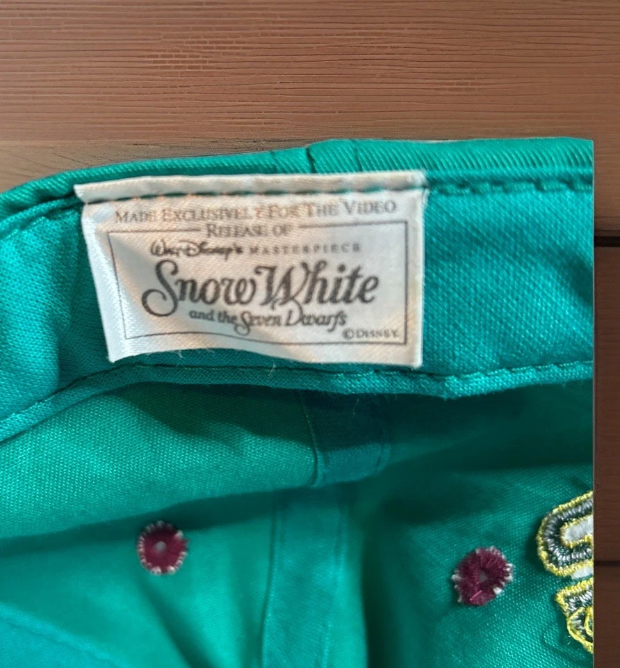 Gorra de Blancanieves de Colección Años 90 Disney Grumpy Snapback Verde y Púrpura  Foto 4 de 4