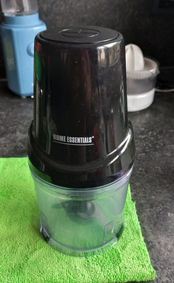 HOME ESSENTIALS elektrischer Zerkleinerer 200 W mit Behälter schwarz
