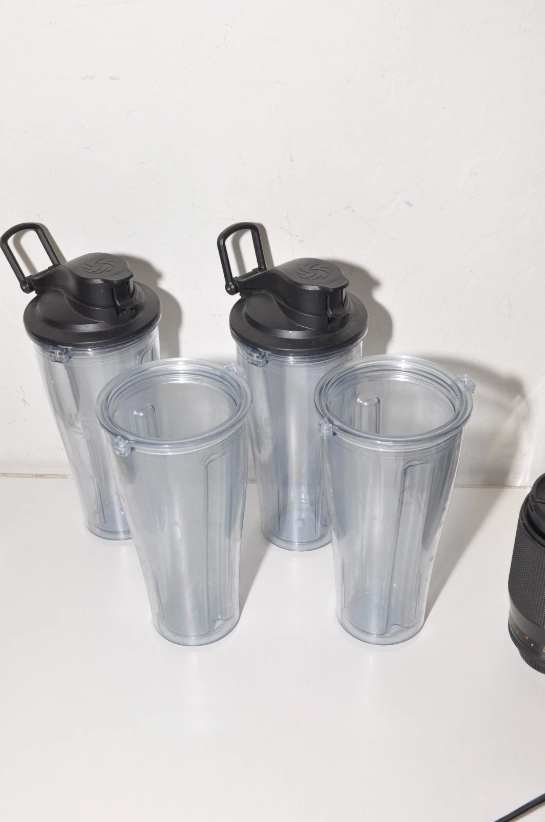 Lot of 4 - Vitamix Smoothie 20 oz Blending Personal Cups, Mixer / Blender 2 Lids