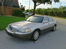 2003 Lincoln Town Car 4dr Sedan Signature Clean Title Florida car