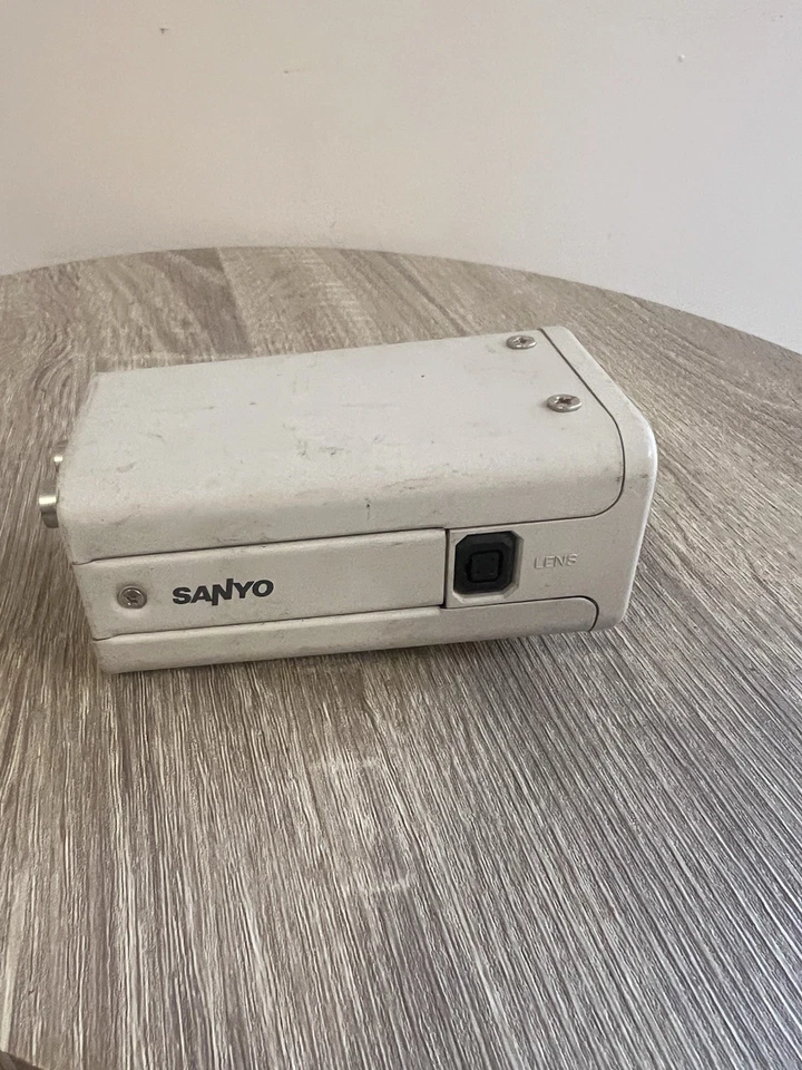 Sanyo VCB -3312P Camera  monochrome - CAMERA HEAD  12V - FREE POST - - Image 2 of 4