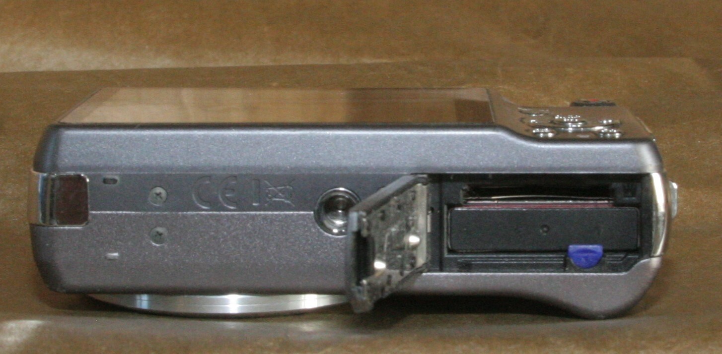 SAMSUNG WB600 DIGITAL CAMERA & BATTERY eBay