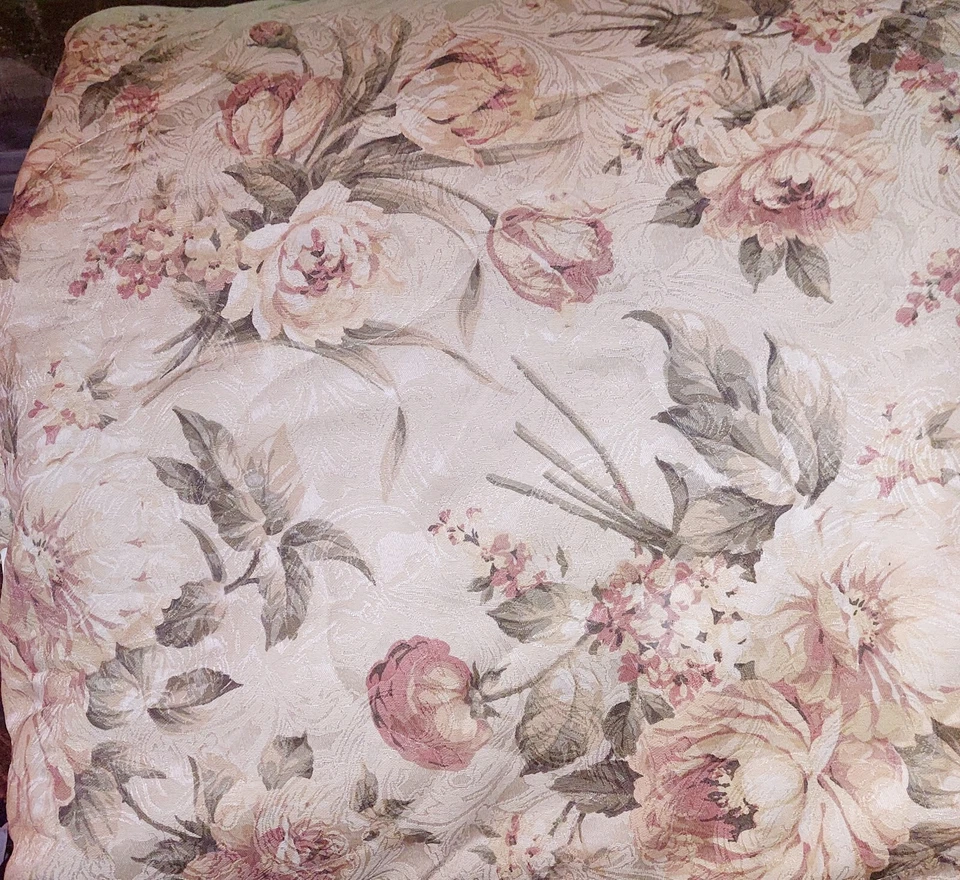 Thomasville 'Chantal' Queen Size High End Multicolor Floral Comforter 102x118in - Image 3 of 4
