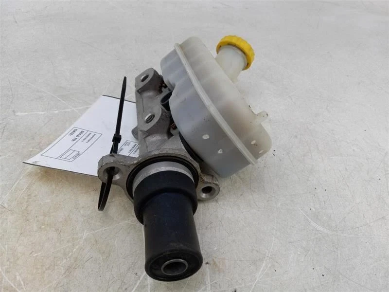 Dodge Grand Caravan 2001-2007 cilindro maestro de freno Foto 3 de 4