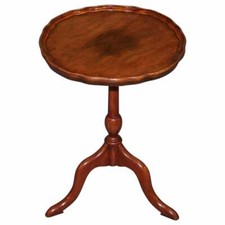 LOVELY VINTAGE WALNUT PIE CRUST EDGE TRIPOD LAMP SIDE END WINE TABLE THREE LEG