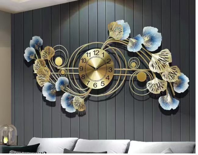 Decorative wall clock battery operated