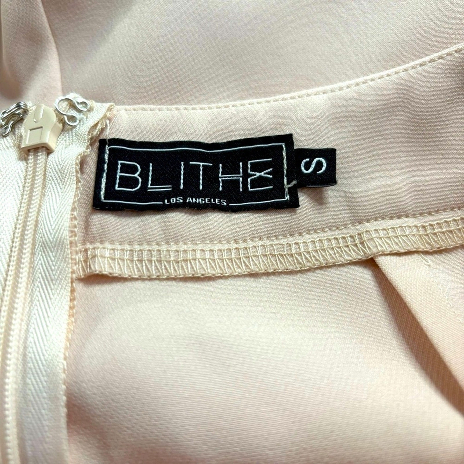 Blithe Blush Back Zip Shorts Size S - image 4