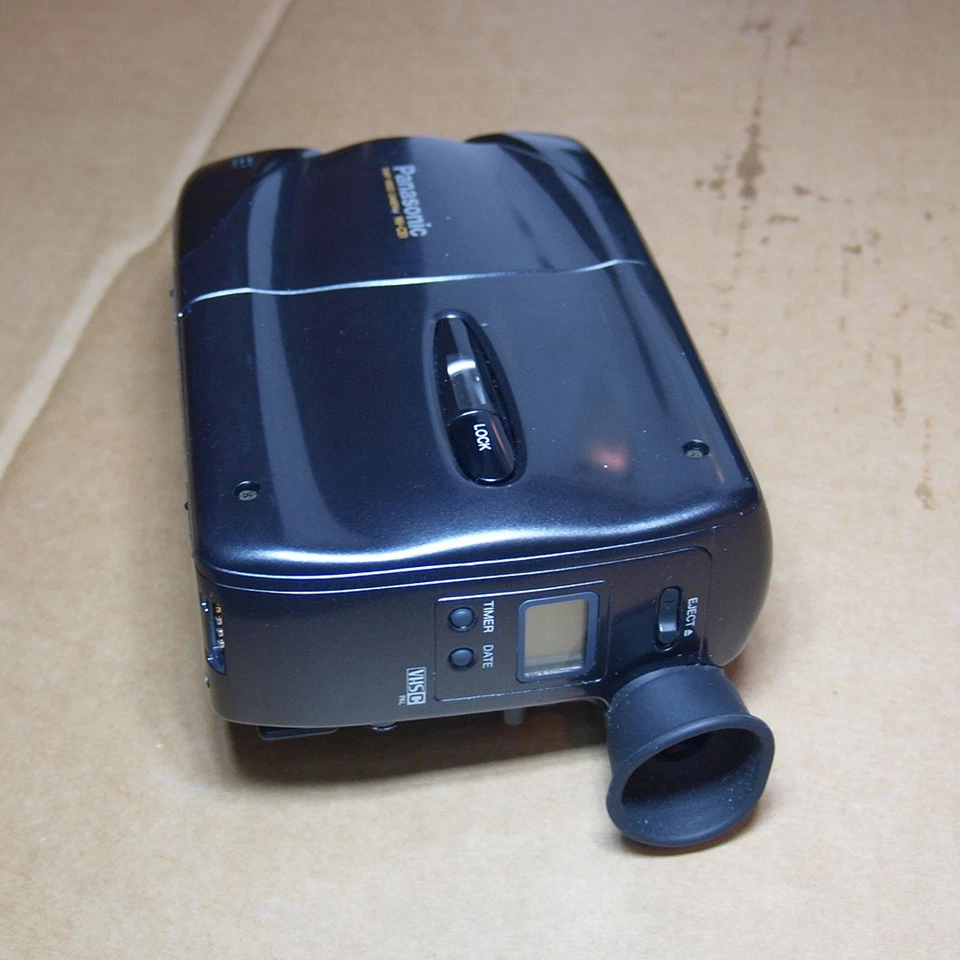 Videocamera PANASONIC NV-CS1 VHS-C Snap Video Cam (da riparare o per ricambi) - Immagine 3 di 4