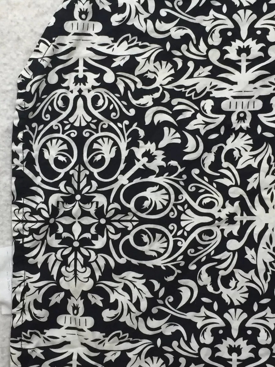 Munchkin jelly top bean nursing cover