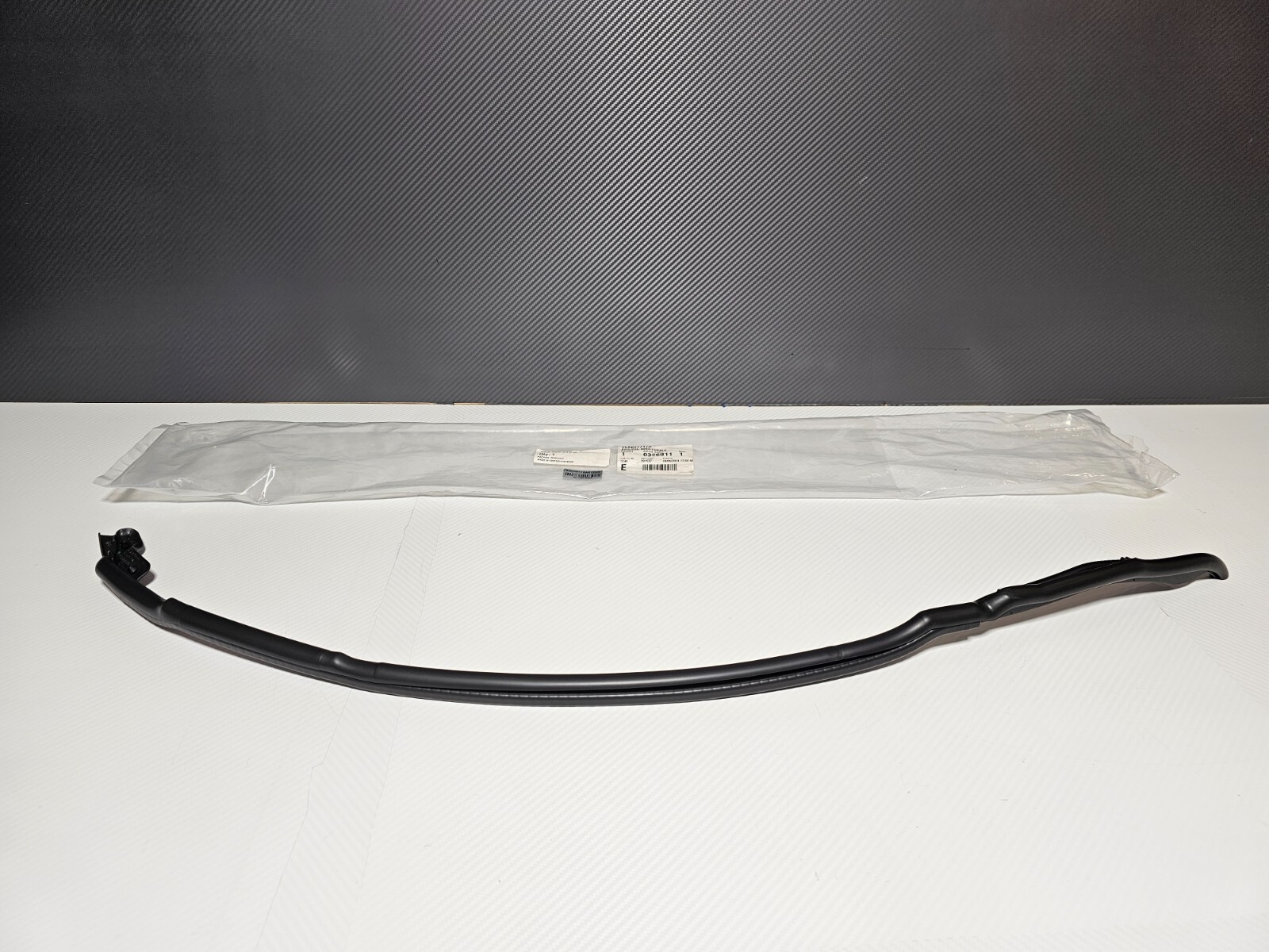Bentley Bentayga 2016-2020 FRONT+LEFT+INNER Weatherstrip