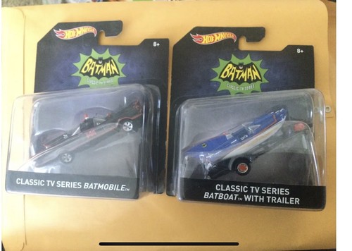 2 Stück Batman 2015 Hot Wheels 1:50 Fledermausboot Batmobil 1966 TV-Serie Neu Classic
