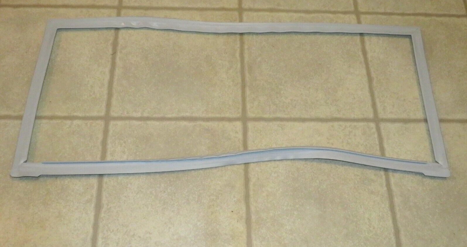 LG Smart Refrigerator LCFC26X: Right Door Gasket Gray 39 3/4" x 17" (P7314)
Opens in a new window or