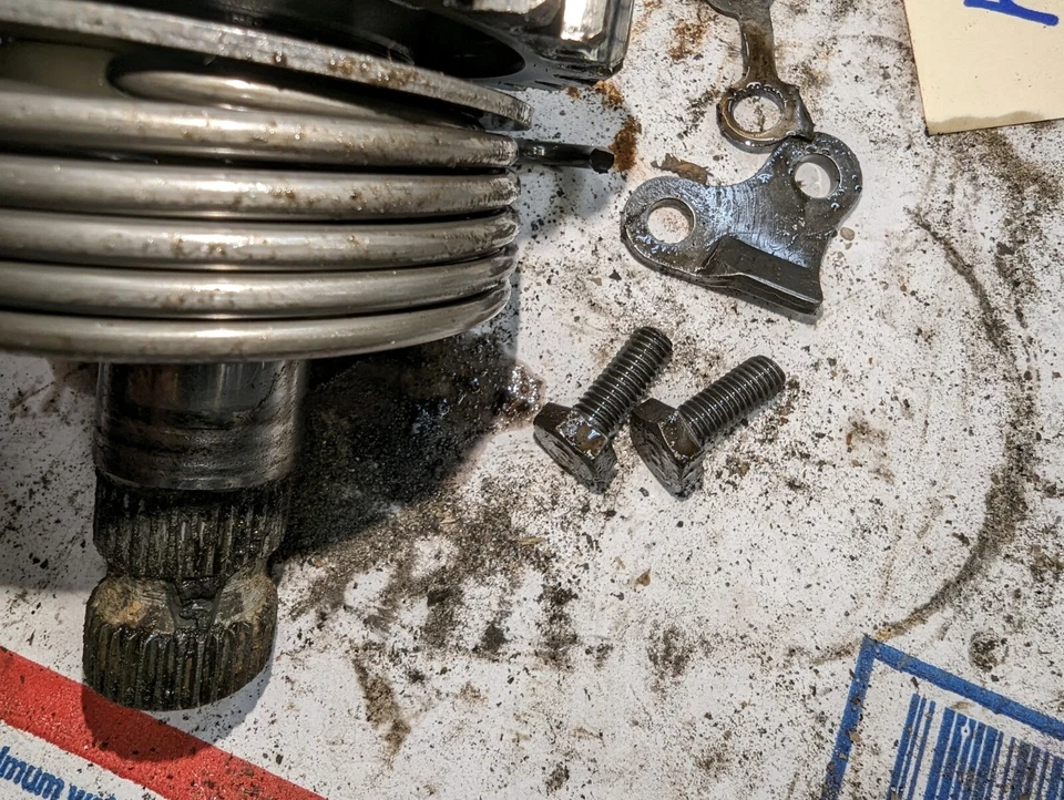 Yamaha YZ400E 1977 eje Kickstarter con cuña y tope R Foto 3 de 4