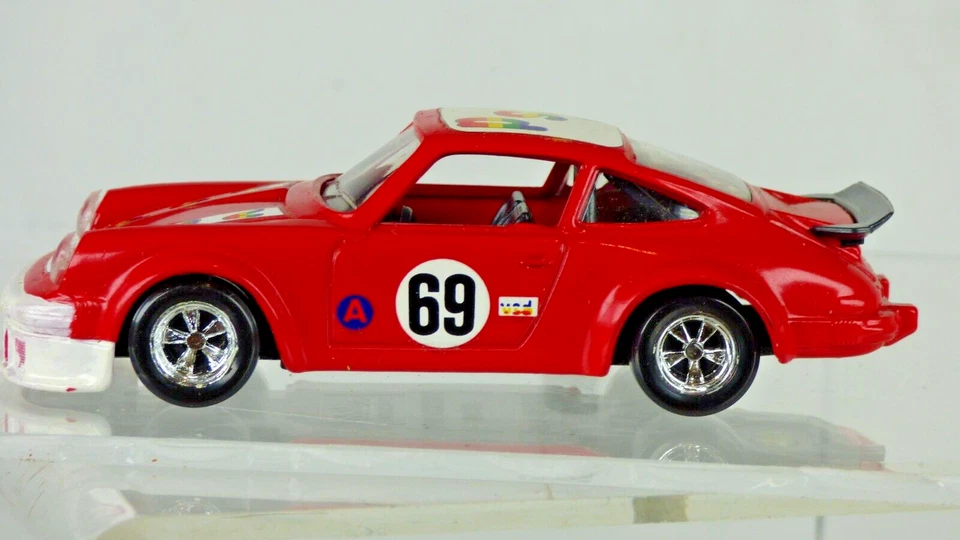 Coche de juguete diecast detallado rojo Solido Porsche 934 Turbo LeMans Rally 69 1:43 1979 Foto 3 de 4