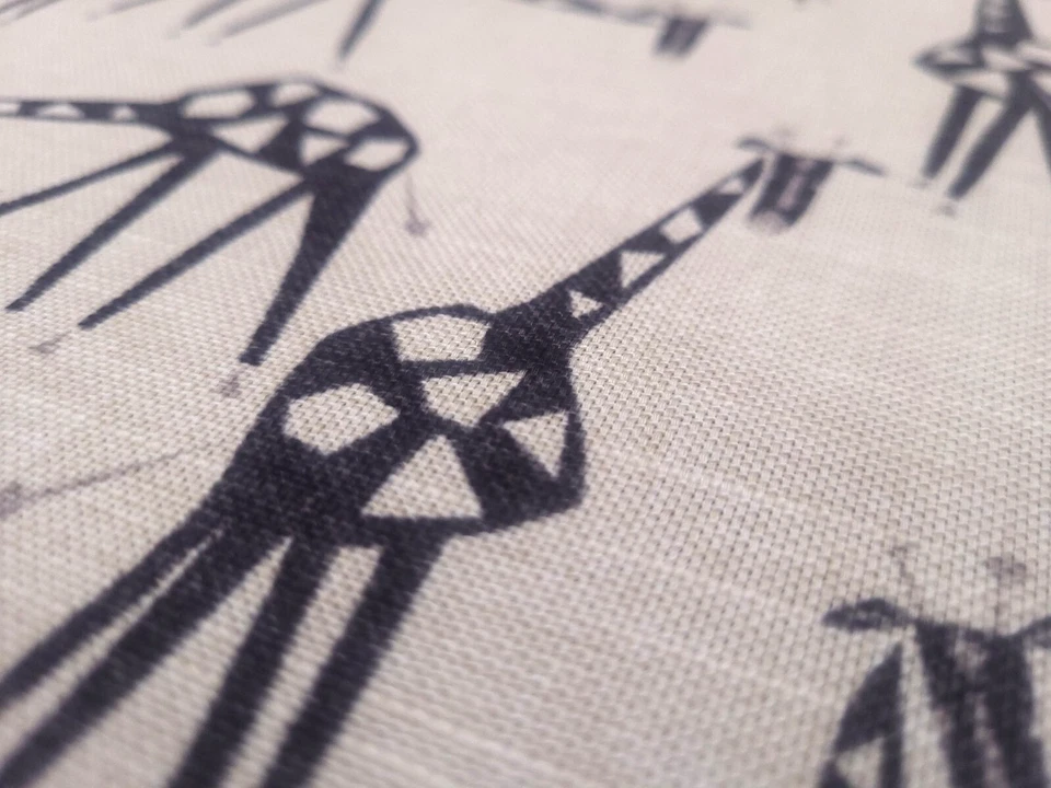 P Kaufmann JUST GIRAFFES PANTERA Negro Beige Abstracto Animal Cortinas Uph Tela Foto 3 de 4