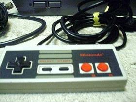 Vintage 1985 Nintendo Entertainment Console System Bundle NES0001