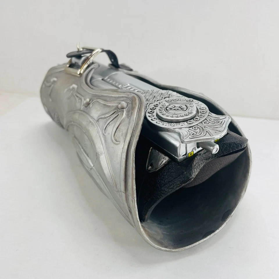 Guantes de Hermandad Assassin's Creed Hoja Oculta Guantelete Manga 1:1 Espada Foto 4 de 4