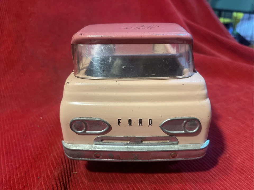 1963 Vintage NY-LINT TOYS No. 6200 Ford Econoline Pink Kennels Truck. U.S.A. - Image 3 of 4