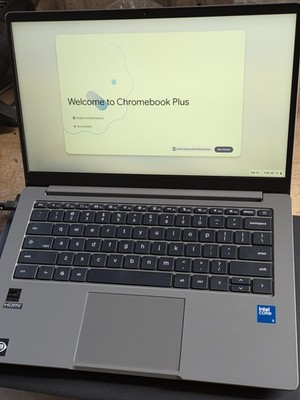 ASUS Chromebook Plus CX 14'' Touchscreen Laptop. Intel Core 3-N355, 256GB, 8GB Aa