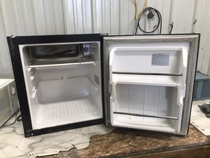 Fridge refrigerator Norcold 12V 12 VDC & 120 V Volt AC boat marine RV DE-251D
