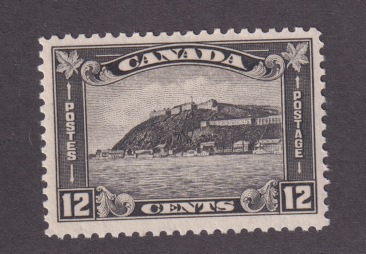Canada Scott # 174 VF OG lightly hinged nice color cv $ 30 ! see pic ...