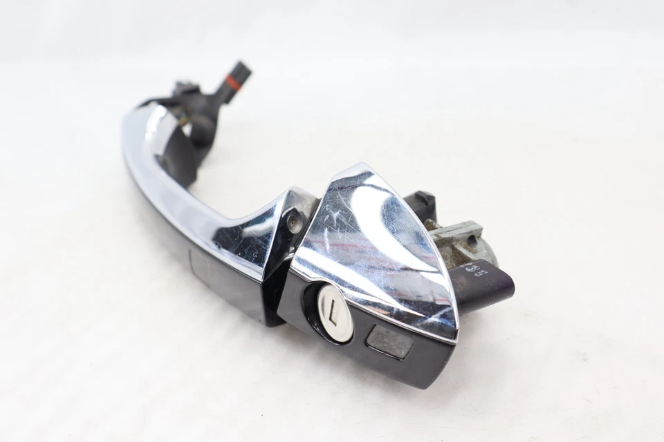 Manija de puerta exterior delantera izquierda sin llave Mercedes W218 CLS550 CLS63 12-18 Foto 3 de 4