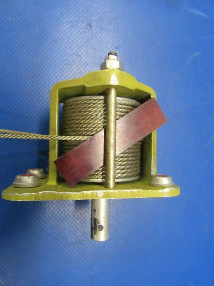 Piper Navajo Screw Assy Aileron Trim P/N 41396-002 (0419-240) - Image 4 of 4