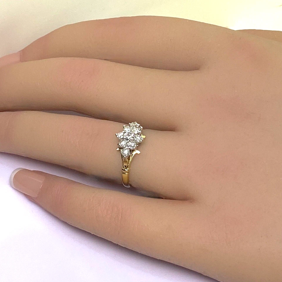 Anillo con racimo de diamantes de oro amarillo blanco de 9 quilates 2,3 gramos - talla J 1/2 Foto 4 de 4