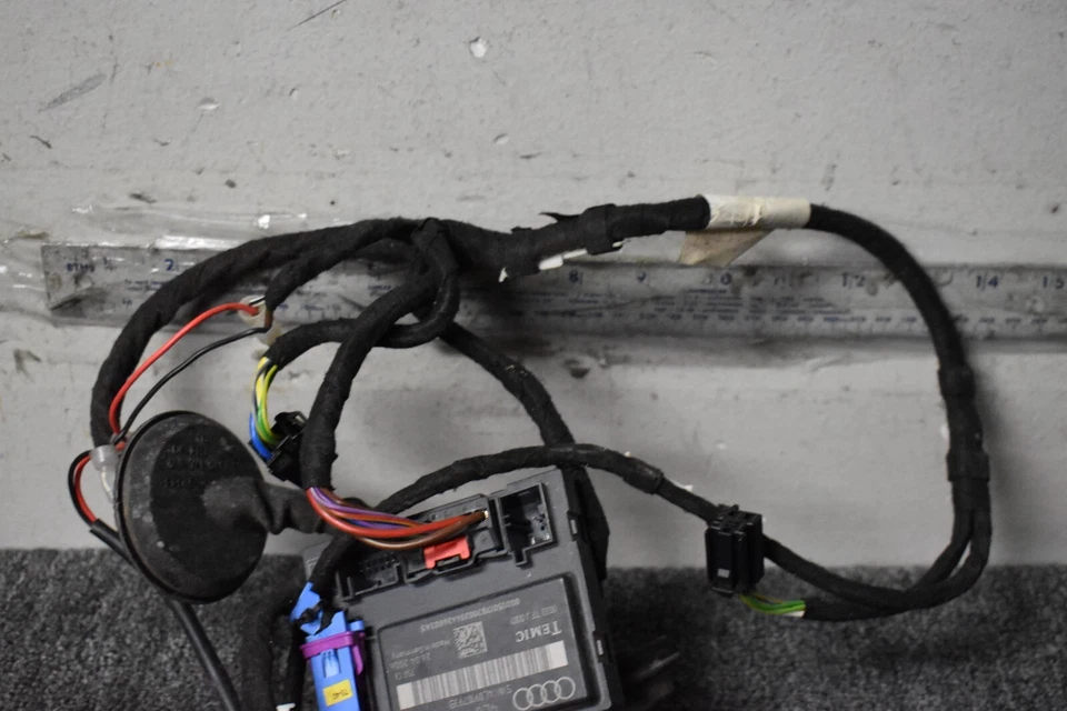AUDI Q7 2008 cableado de puerta delantera OEM de fábrica Foto 2 de 4