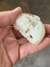 CHINESE 19TH CENTURY WHITE JADE MYTHICAL BEAST WITH LINGZHI QING DYNASTY