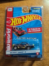 AUTO WORLD HOT WHEELS 69 CHEVY CAMARO SS X TRACTION