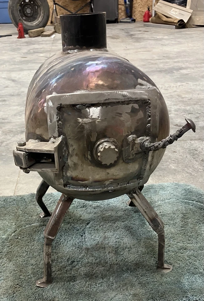 Estufa de leña hecha a mano para acampar al aire libre Foto 3 de 3