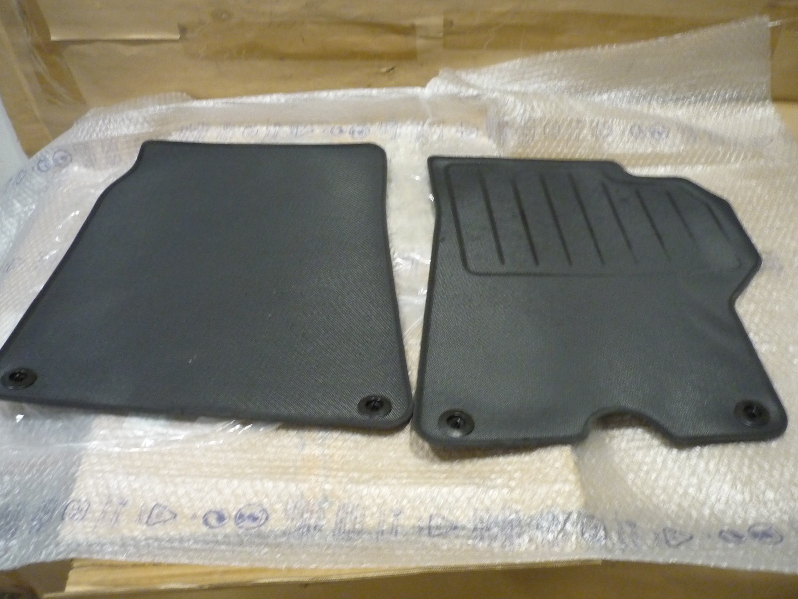 Ferrari California - Driver Mobile Carpet Kit -NEW - P/N 84939990