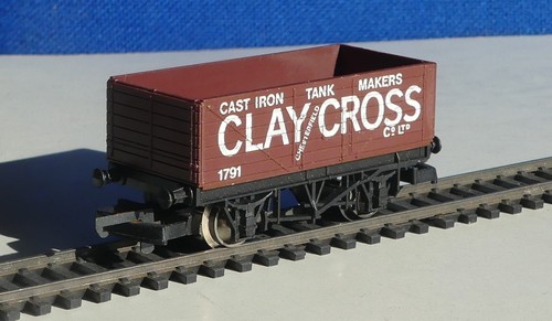 Lima 305611 7 Plankenwagen "Tonkreuz" in brauner Lackierung, top, verpackt | Condition: Used