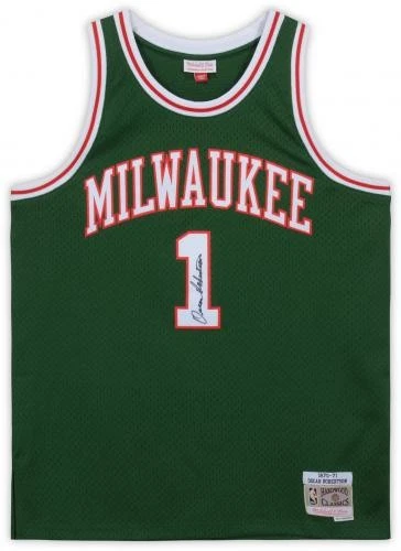 Oscar Robertson Milwaukee Bucks Autographed Mitchell & Ness Green Replica Jersey - Image 3 of 4