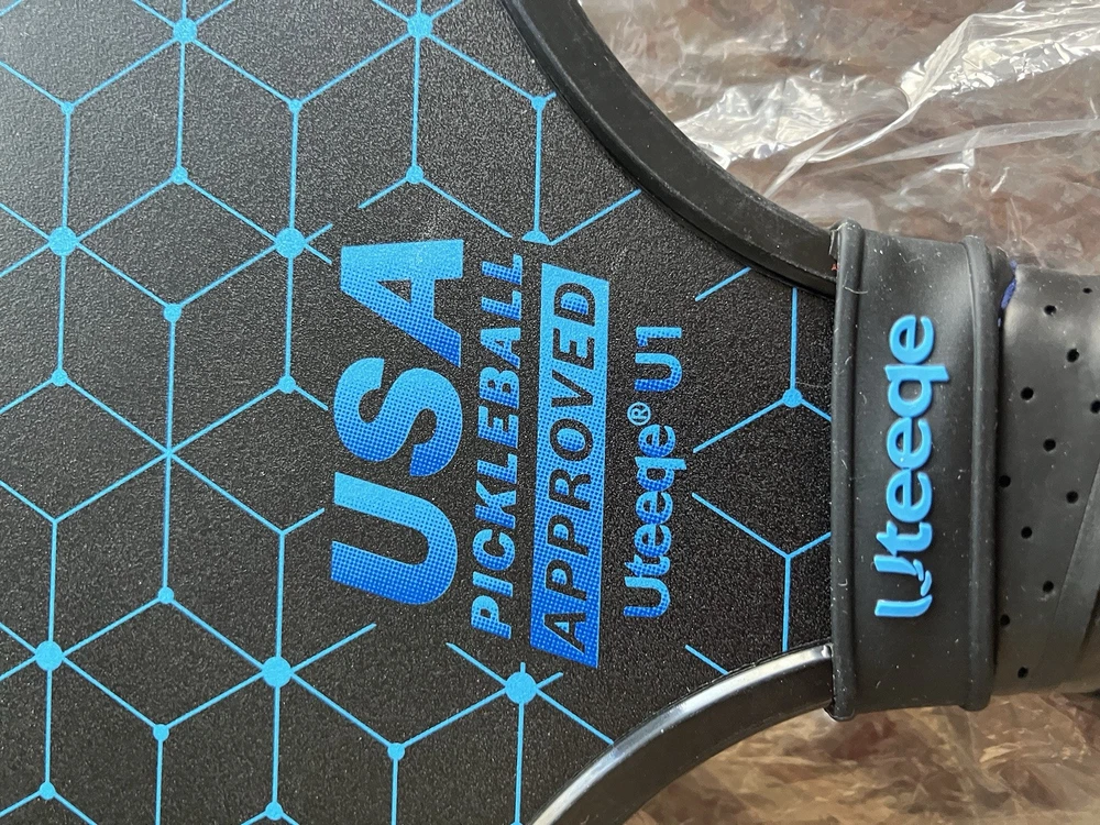 PICKLEBALL SET-Uteege Brand-excellent quality-2 Paddles,case,4 balls-NEW-N- BOX! PICKLEBALL SET-Uteege Brand-excellent quality-2 Paddles,case,4 balls-NEW-N- BOX!