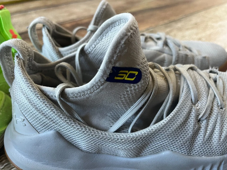 ZAPATOS DE BALONCESTO UNDER ARMOUR STEPH CURRY PARCHE AGRIO GRIS NIÑOS 2.5 1.5 GENIALES Foto 3 de 4