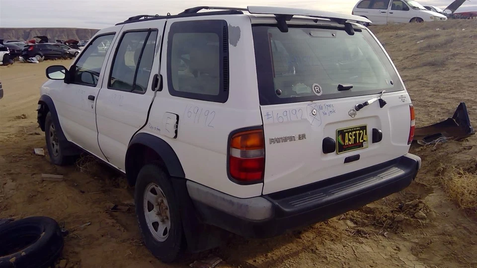 Used Front Suspension Stabilizer Bar fits: 1997 Nissan Pathfinder Front Front Gr - Image 4 of 4