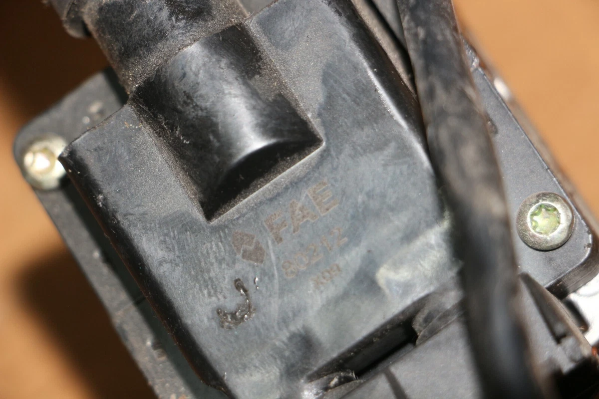 Original Mercedes M111 W124 W202 Bosch Ignition A0001500480  