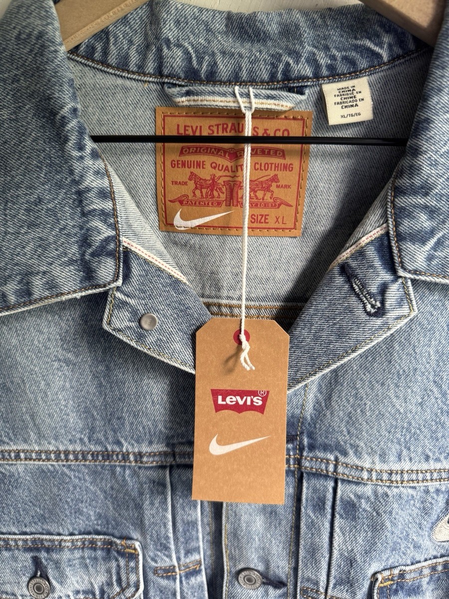 Levi's x Nike Denim Trucker Jacket Medium Wash Mens Size XL